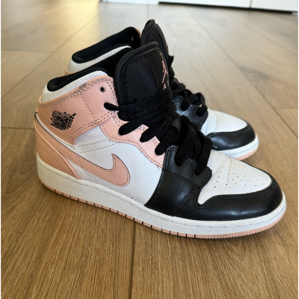 Kids Jordan 1 mid sz 4